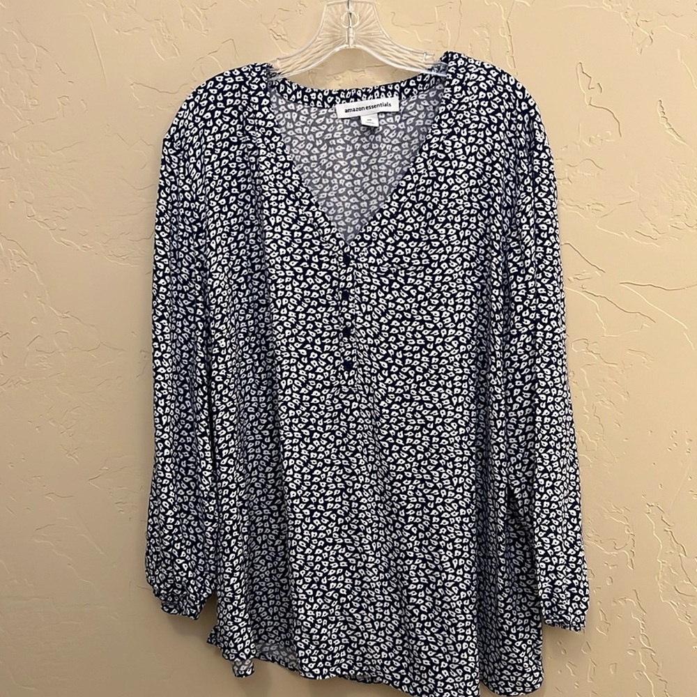 NWT - Amazon Essentials Women's 3/4 Sleeve Button Popover Shirt - XXL